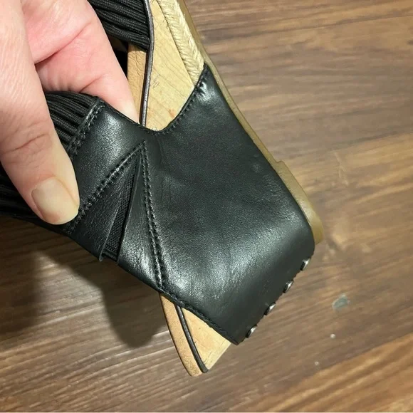 UGG Wedge Sandals Australian Hilarie Black
Leather and Elastic straps - 7 - Picture 11 of 12